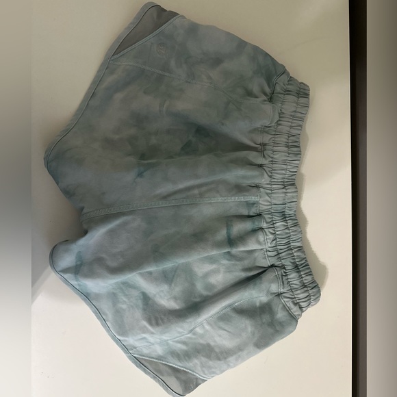 Lululemon Hotty Hot Shorts - Picture 2 of 4